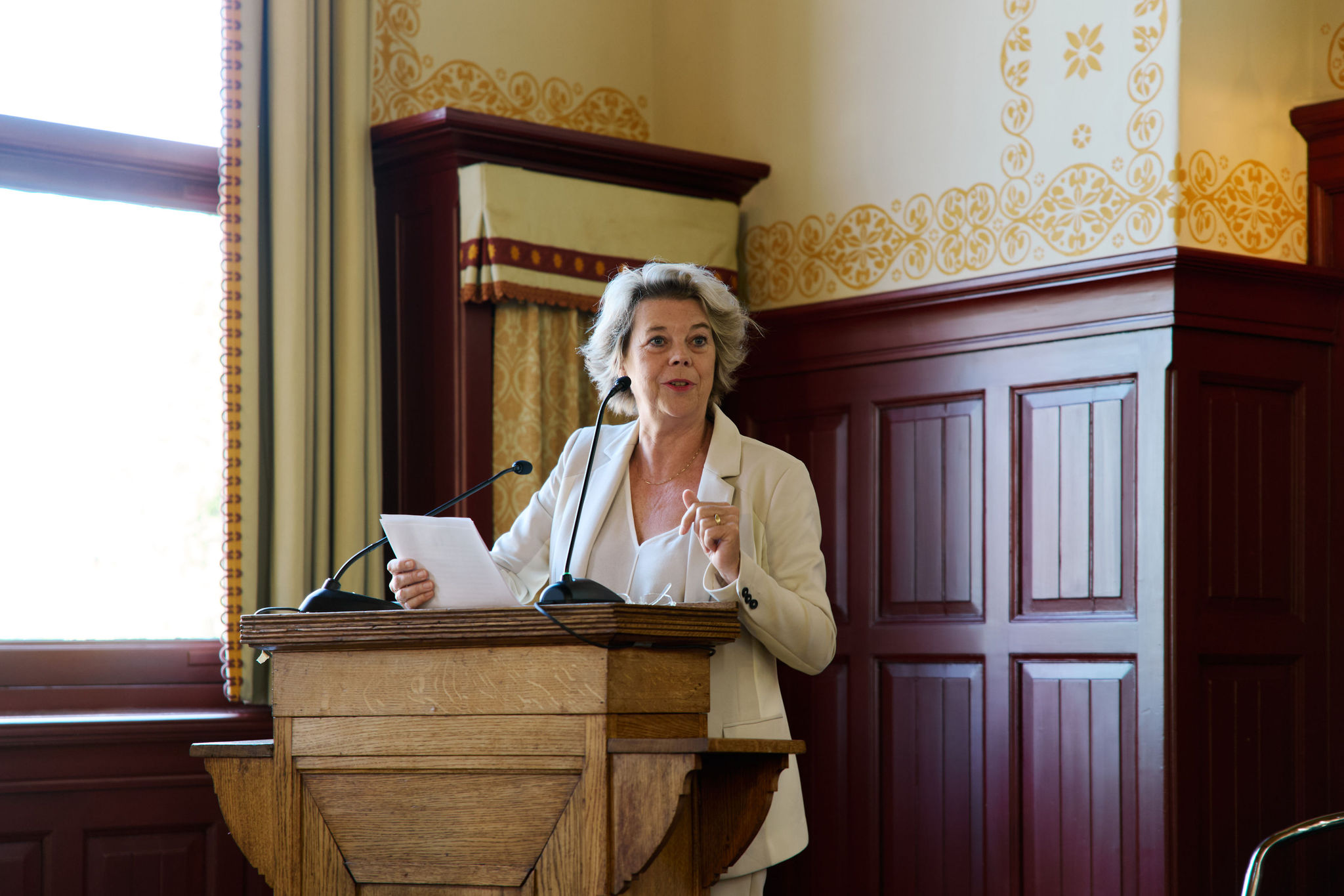 Moderator Margot Dijkgraaf